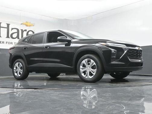 Mosaic Black Metallic 2026 Chevrolet Trax LS