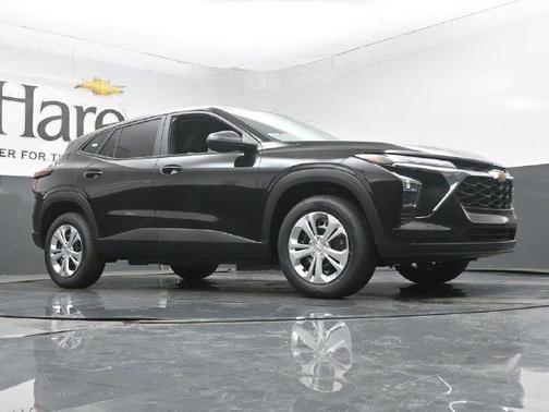 Mosaic Black Metallic 2026 Chevrolet Trax LS