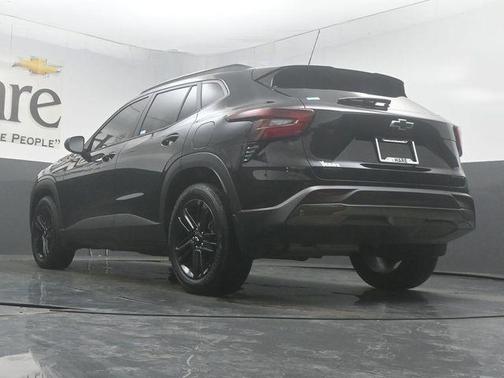 Mosaic Black Metallic 2025 Chevrolet Trax ACTIV