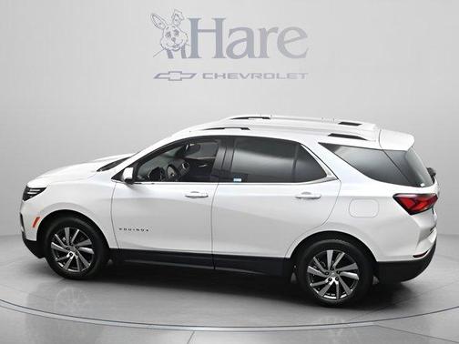 Iridescent Pearl Tricoat 2024 Chevrolet Equinox Premier
