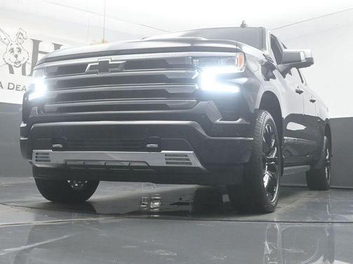 Black 2024 Chevrolet Silverado 1500 High Country