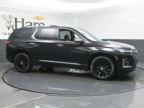 Mosaic Black Metallic 2023 Chevrolet Traverse Premier