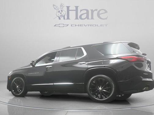 Mosaic Black Metallic 2023 Chevrolet Traverse Premier