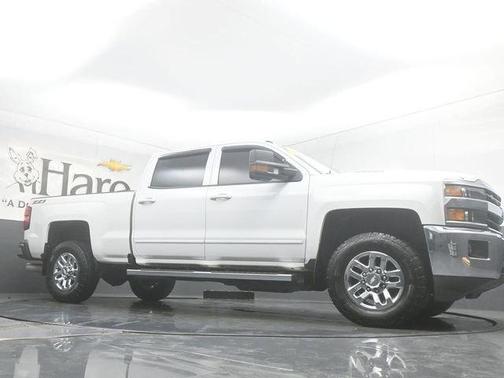 Summit White 2018 Chevrolet Silverado 3500 LT