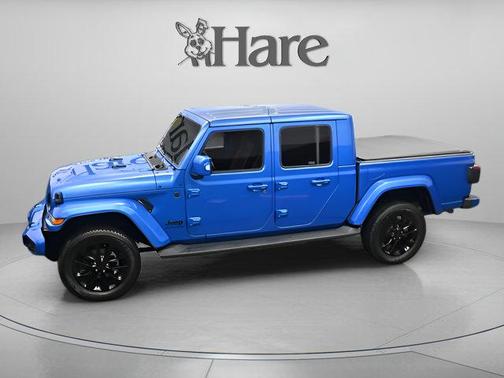 Hydro Blue Pearlcoat 2022 Jeep Gladiator Overland