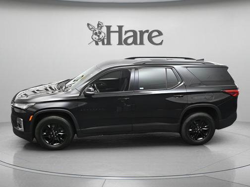Mosaic Black Metallic 2023 Chevrolet Traverse LT Cloth