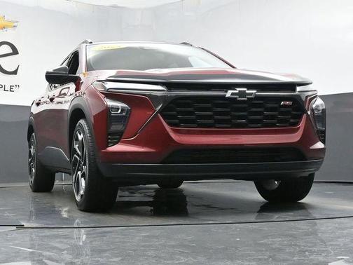 Crimson Metallic 2024 Chevrolet Trax 2RS