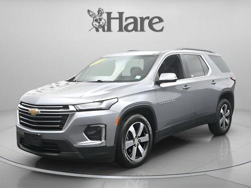 Sterling Gray Metallic 2023 Chevrolet Traverse LT Leather