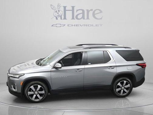 Sterling Gray Metallic 2023 Chevrolet Traverse LT Leather