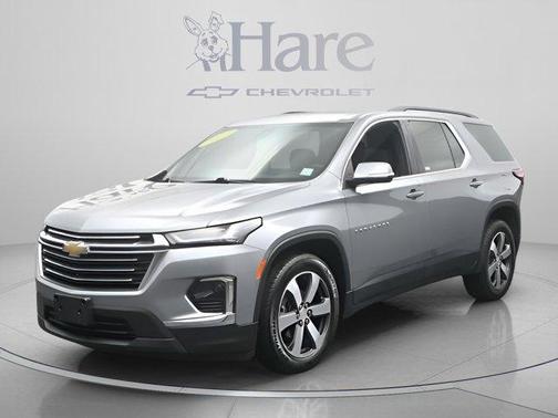 Sterling Gray Metallic 2023 Chevrolet Traverse LT Leather