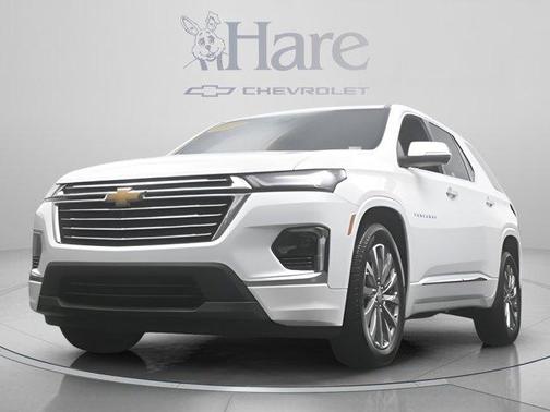 Summit White 2023 Chevrolet Traverse Premier
