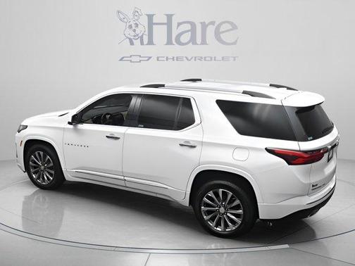 Summit White 2023 Chevrolet Traverse Premier