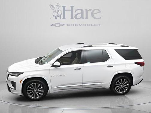 Summit White 2023 Chevrolet Traverse Premier