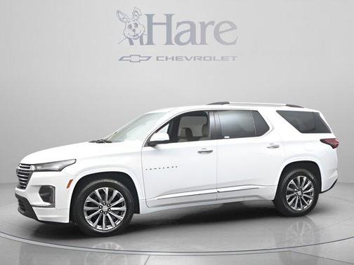 Summit White 2023 Chevrolet Traverse Premier