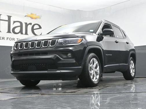 Diamond Black 2024 Jeep Compass Latitude