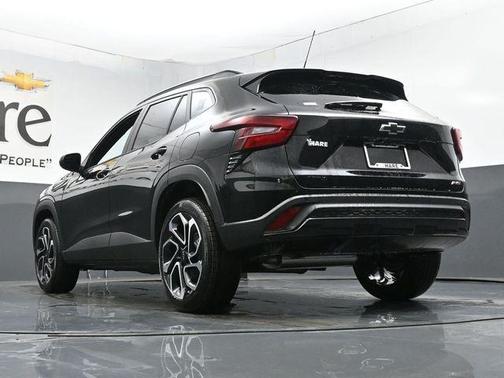 Mosaic Black Metallic 2026 Chevrolet Trax 2RS