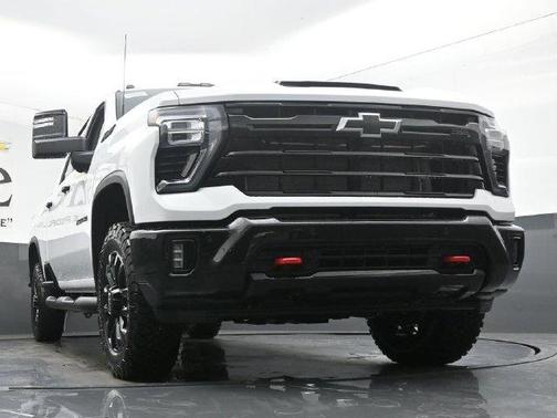 Summit White 2026 Chevrolet Silverado 2500 LT