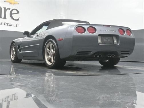 2004 Chevrolet Corvette Base