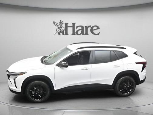 Summit White 2026 Chevrolet Trax LT