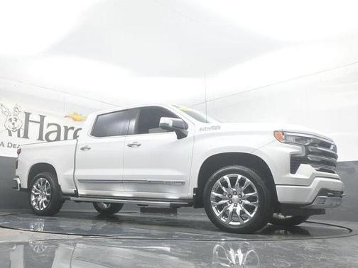 Iridescent Pearl Tricoat 2023 Chevrolet Silverado 1500 High Country