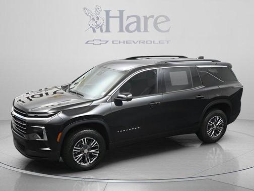 Mosaic Black Metallic 2026 Chevrolet Traverse LT