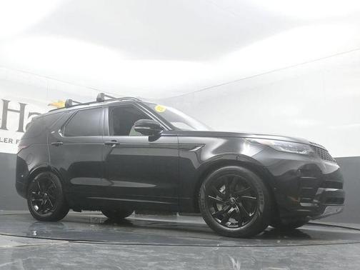 Santorini Black 2020 Land Rover Discovery Landmark