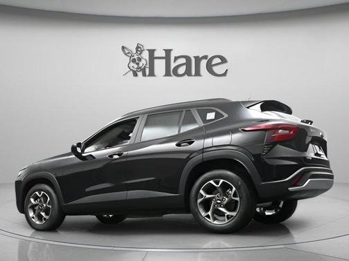 Mosaic Black Metallic 2026 Chevrolet Trax LT