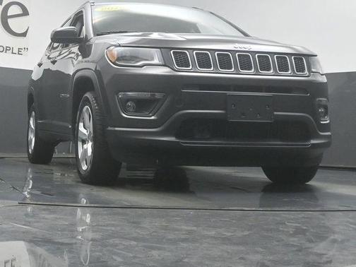 Granite Crystal Clearcoat Metallic 2018 Jeep Compass Latitude
