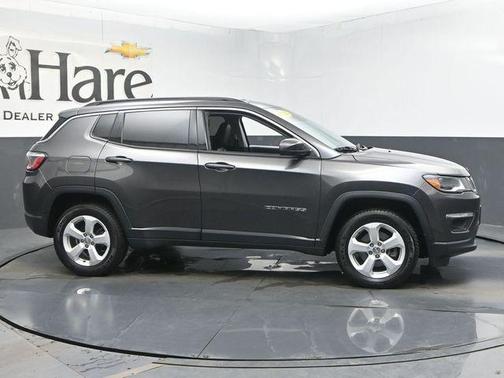Granite Crystal Clearcoat Metallic 2018 Jeep Compass Latitude