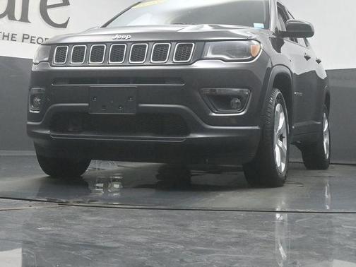 Granite Crystal Clearcoat Metallic 2018 Jeep Compass Latitude