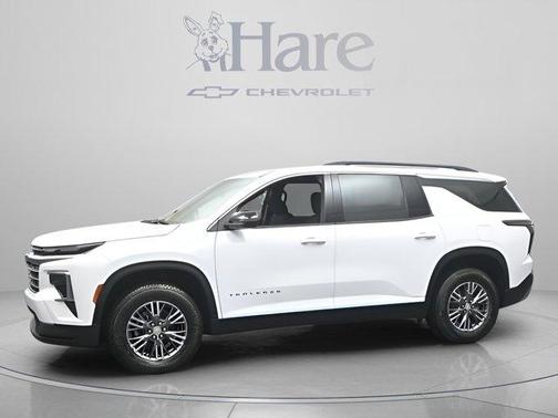 Summit White 2026 Chevrolet Traverse LT
