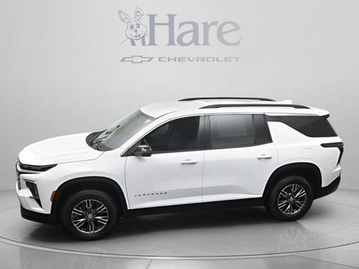 Summit White 2026 Chevrolet Traverse LT