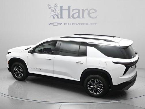 Summit White 2026 Chevrolet Traverse LT