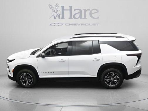 Summit White 2026 Chevrolet Traverse LT