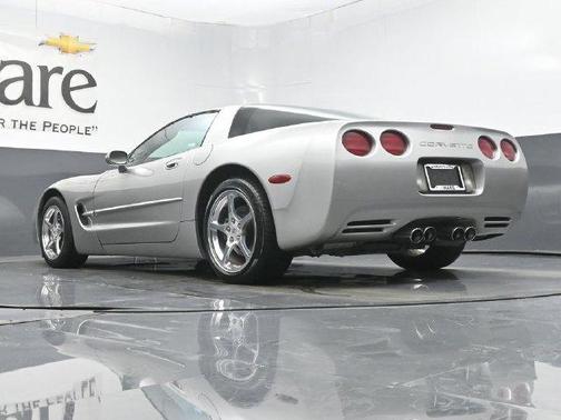 Machine Silver Metallic 2004 Chevrolet Corvette Base