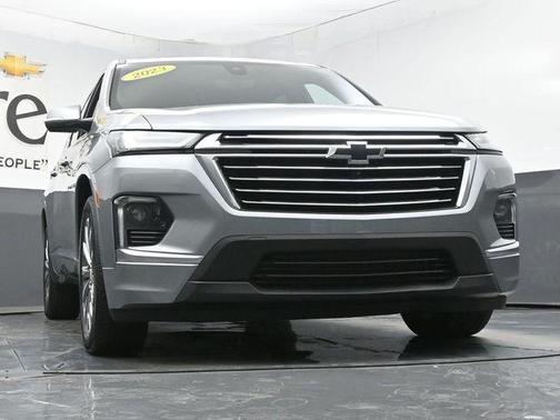 Sterling Gray Metallic 2023 Chevrolet Traverse Premier