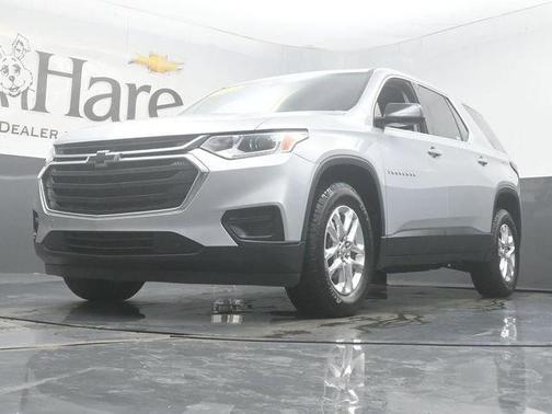Silver Ice Metallic 2020 Chevrolet Traverse LS