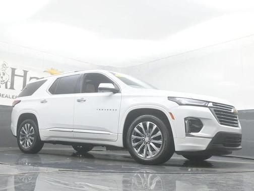 Summit White 2023 Chevrolet Traverse Premier