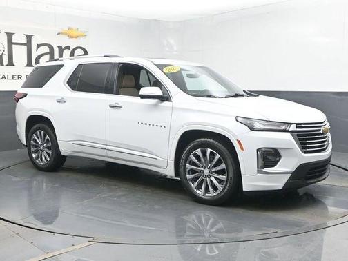 Summit White 2023 Chevrolet Traverse Premier