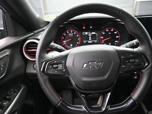 Sterling Gray Metallic 2024 Chevrolet Trax 1RS