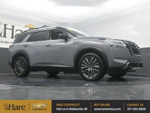 2024 Nissan Pathfinder SL