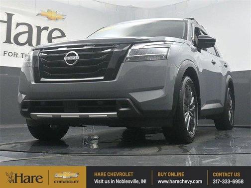 2024 Nissan Pathfinder SL