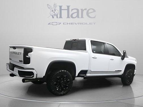 Summit White 2026 Chevrolet Silverado 2500 High Country