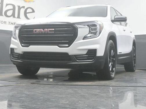 Summit White 2023 GMC Terrain SLE