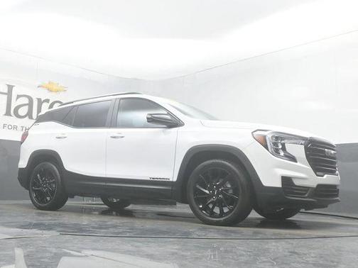 Summit White 2023 GMC Terrain SLE