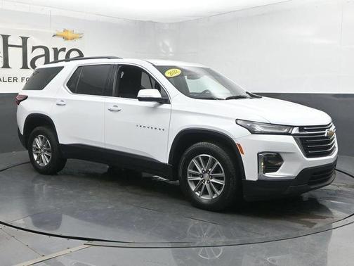Summit White 2022 Chevrolet Traverse LT Cloth