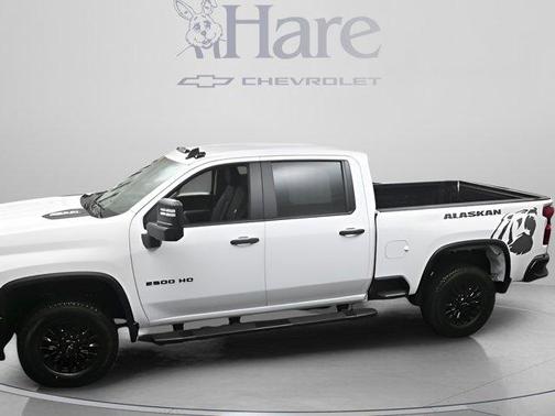 Summit White 2026 Chevrolet Silverado 2500 WT