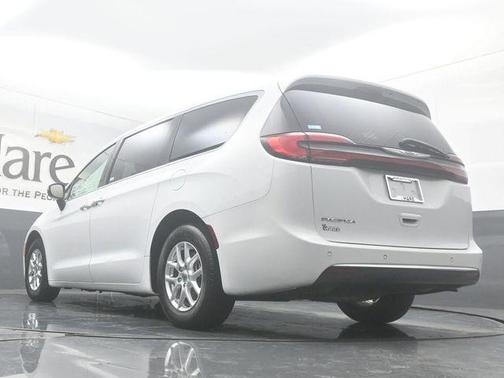 Bright White Clearcoat 2023 Chrysler Pacifica Touring-L
