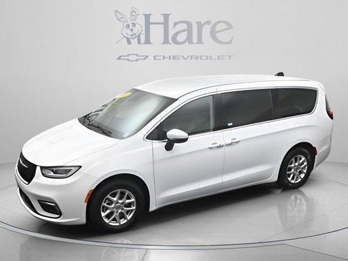 Bright White Clearcoat 2023 Chrysler Pacifica Touring-L