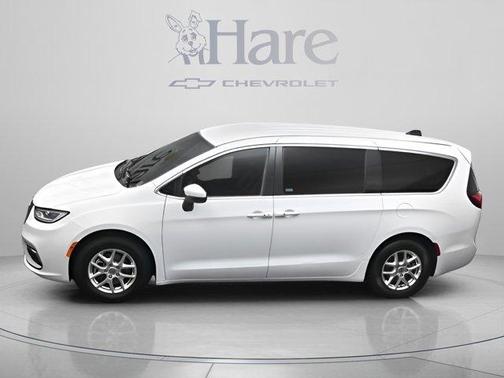 Bright White Clearcoat 2023 Chrysler Pacifica Touring-L